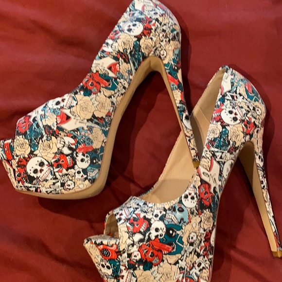 Skulls, Roses and guitars - Picture 3 of 6